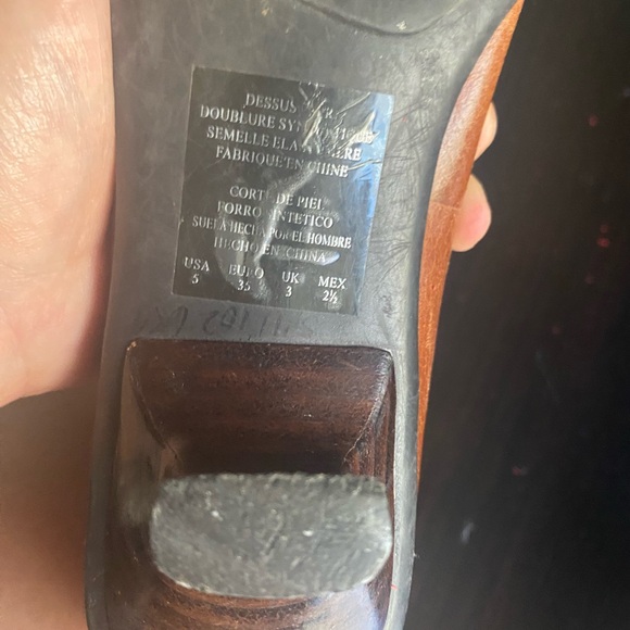 Kenneth Cole Reaction Leather pumps - Picture 4 of 11